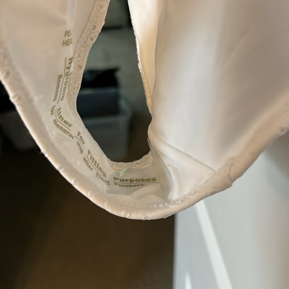 NWT Old Navy Eyelet-Embroidered V-Neck Ruffle-Trimmed One-Piece Swimsuit Sz M - Picture 5 of 6